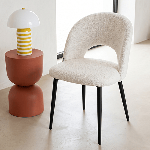 Lot de 2 chaises en tissu bouclette beige, piètement noir - Moss
