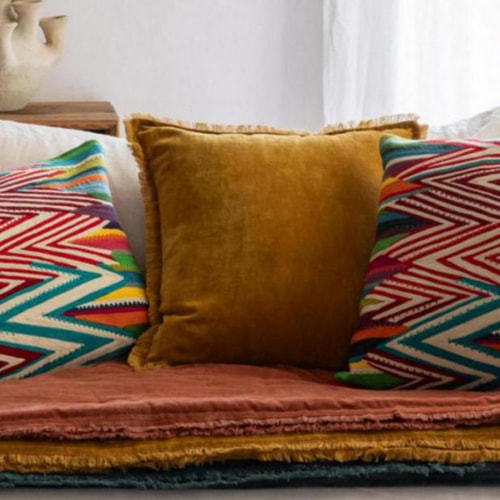Coussin à frange en velours jaune safran 45 x 45 cm - Fara