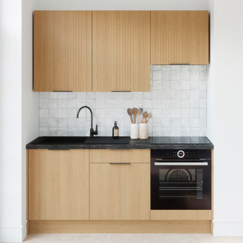 Ensemble de 6 meubles de cuisine - L. 185 cm - chêne clair et chêne clair cannelé - Luzia Signature