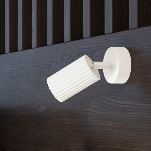 Applique en aluminium cannelé beige - Karbon