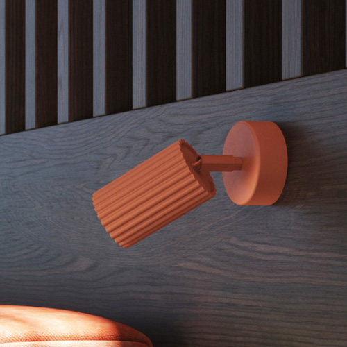 Applique en aluminium cannelé terracotta - Karbon