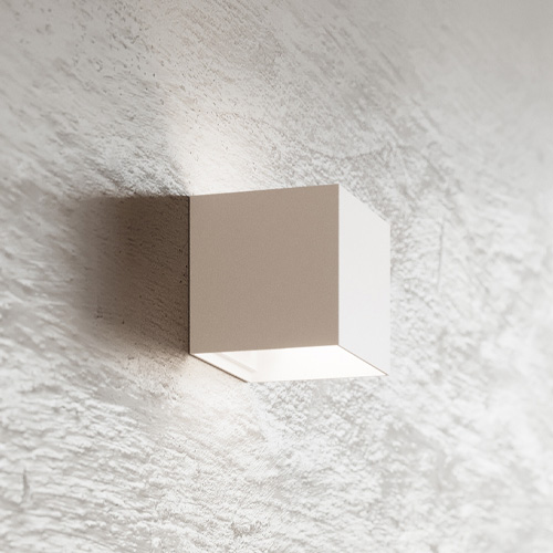 Applique cubique pour l'extérieur en aluminium blanc - Luca