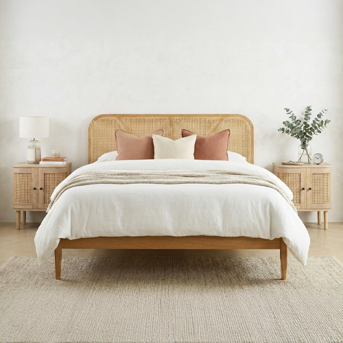 Ensemble Lit adulte 180x200 cm en bois avec tête de lit en bois massif et cannage Leonie + lot de 2 chevets Bali