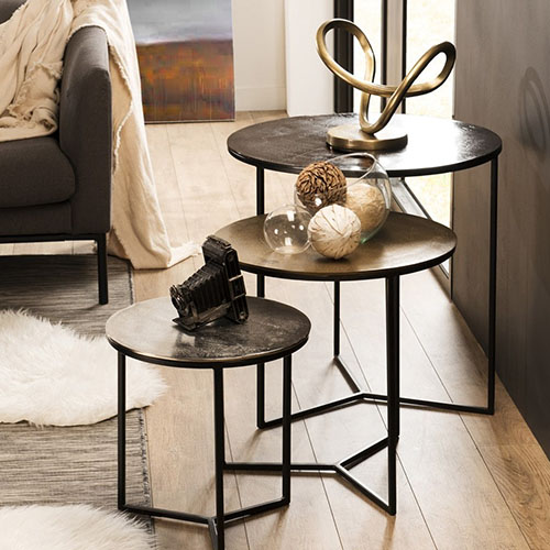 Set de 3 tables gigognes en aluminium noir doré argenté piètement métal - Collection Johan