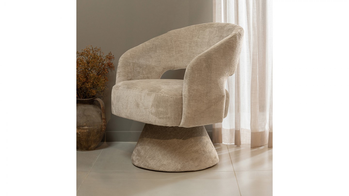 Fauteuil pivotant en tissu chenille beige - Ebba