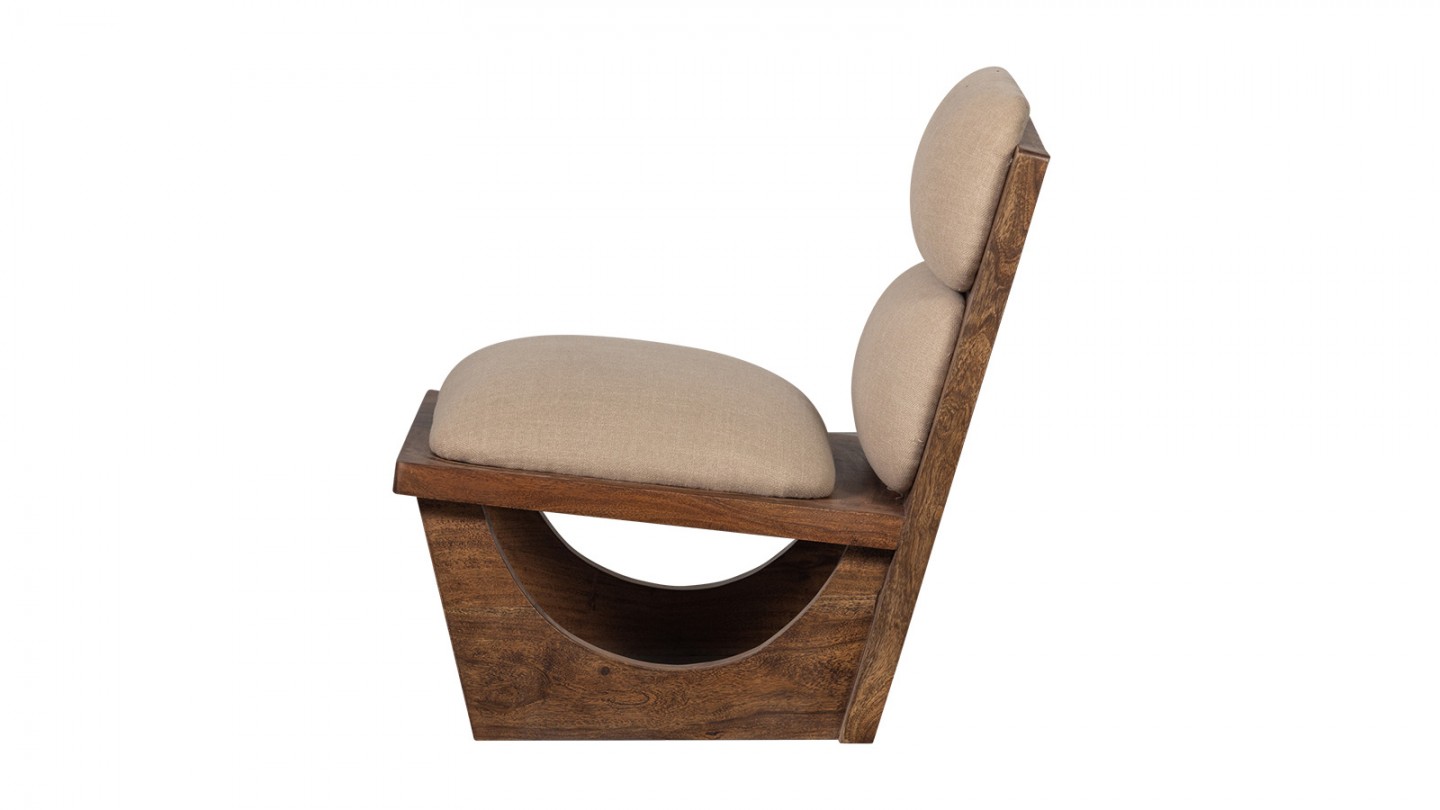 Fauteuil organique en bois et tissu bouclé beige - Opulent