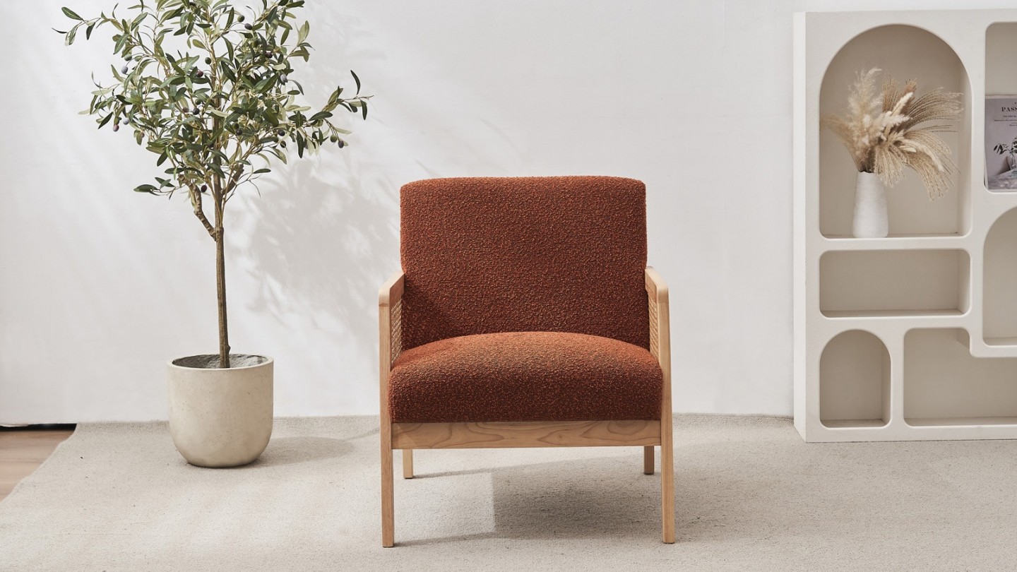 Fauteuil en cannage et tissu bouclé rouille - Mani