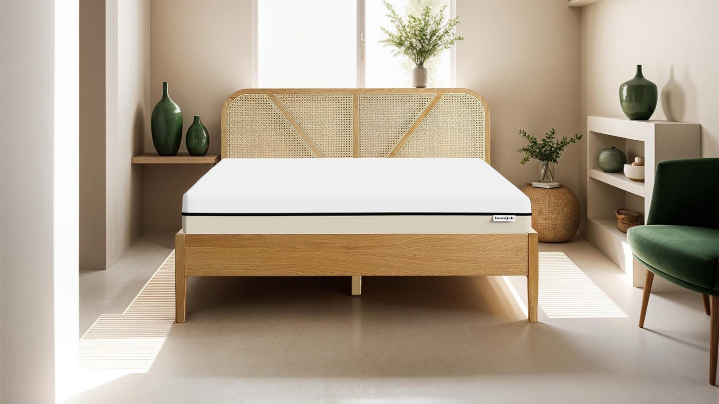 Ensemble lit 140x190 en bois et cannage Leonie + Matelas Hybride à ressorts ensachés et mémoire de forme - Spring Elite