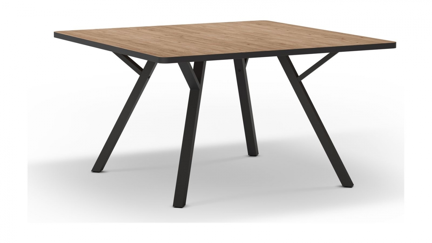 Table à manger carrée effet chêne L136xH77 cm - Brann