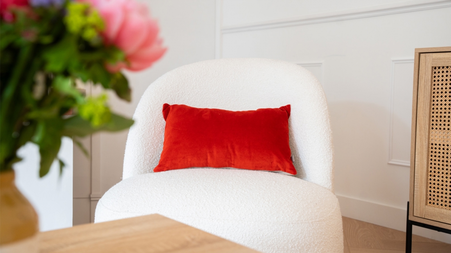 Fauteuil en tissu bouclette écru - Colette Fauteuil en tissu bouclette écru - Colette