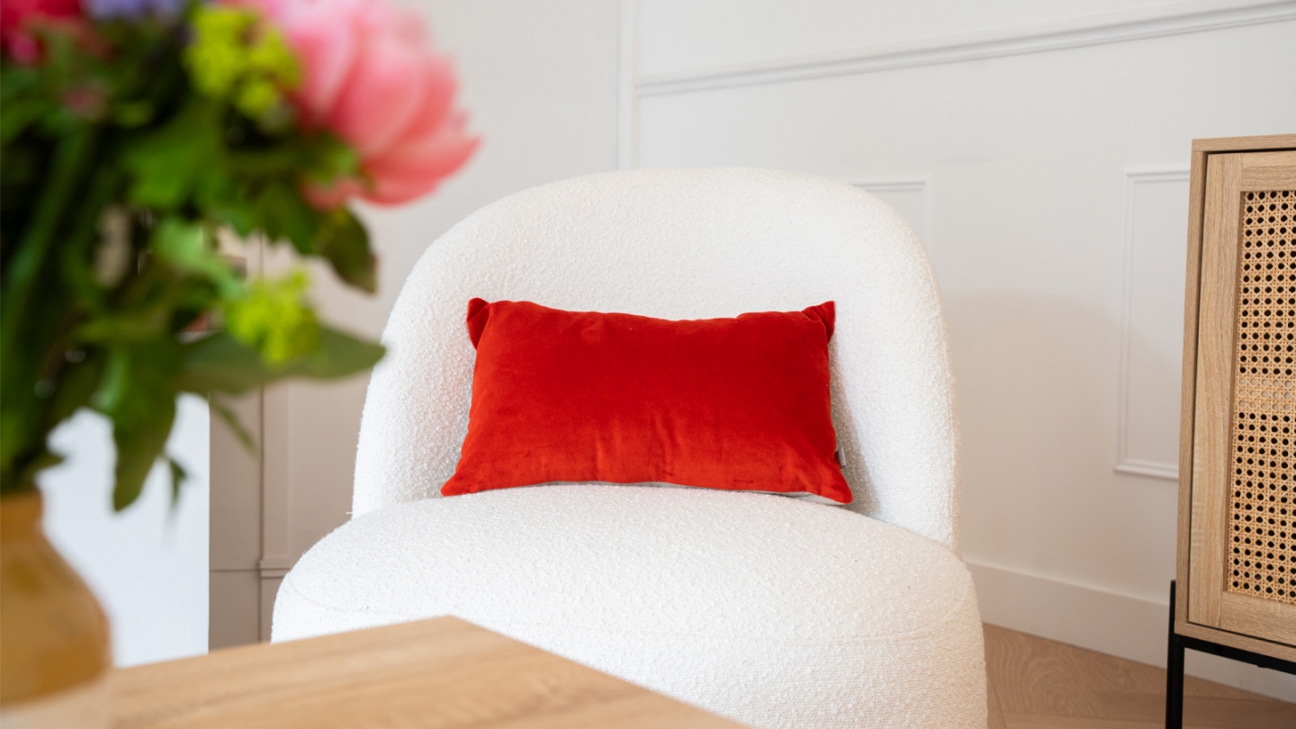 Fauteuil en tissu bouclette écru - Colette