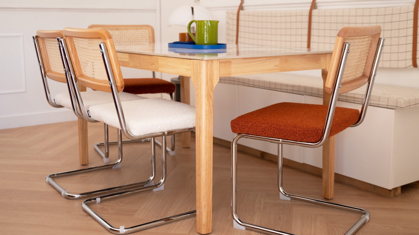 Table à manger en céramique effet marbre, piètement bois 140 cm - Sally