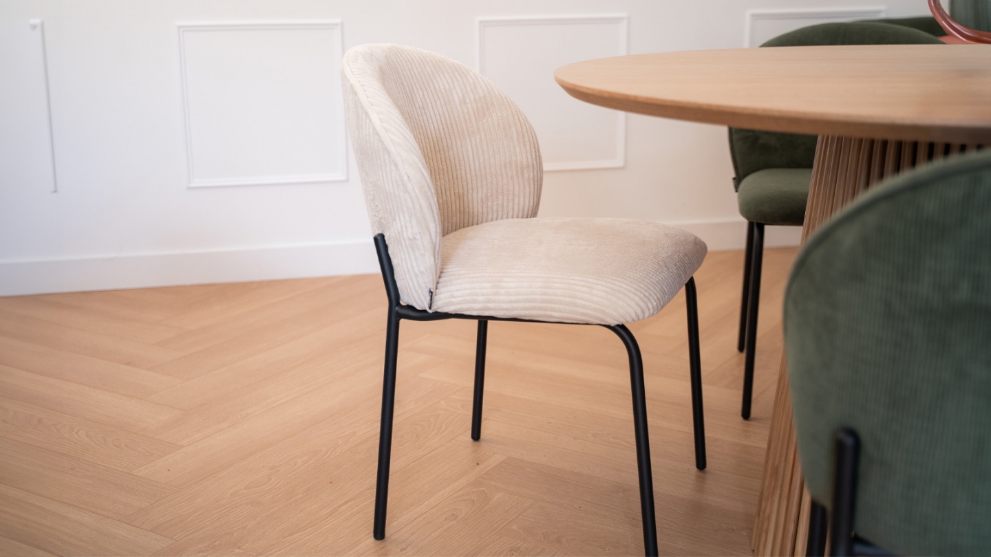 Lot de 2 chaises de salle à manger en velours côtelé beige - piètement en métal noir - Noé