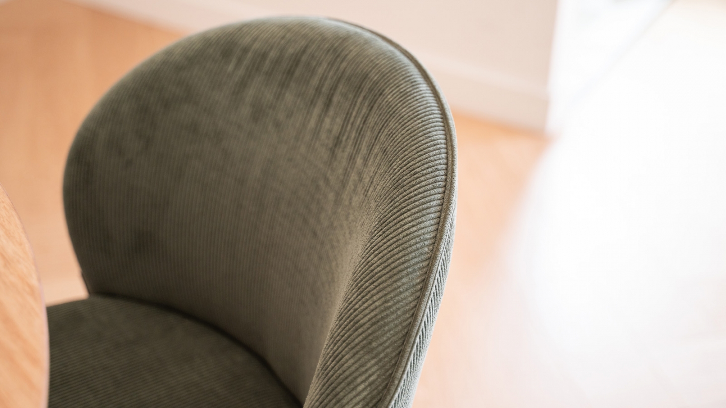 Lot de 2 chaises de salle à manger en velours côtelé vert kaki - piètement en métal noir - Noé