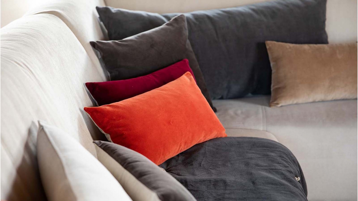 Coussin en velours orange marmelade 30 x 50 cm - Elise