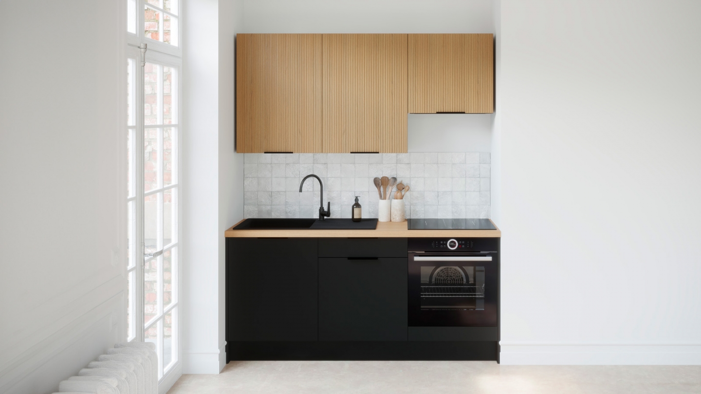 Ensemble de 6 meubles de cuisine - L. 185 cm - noir et chêne clair cannelé - Luzia Signature