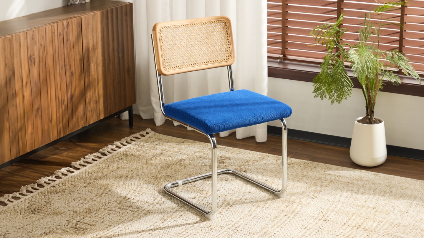 Lot de 2 chaises en cannage velours côtelé bleu électrique et métal chromé - Muse