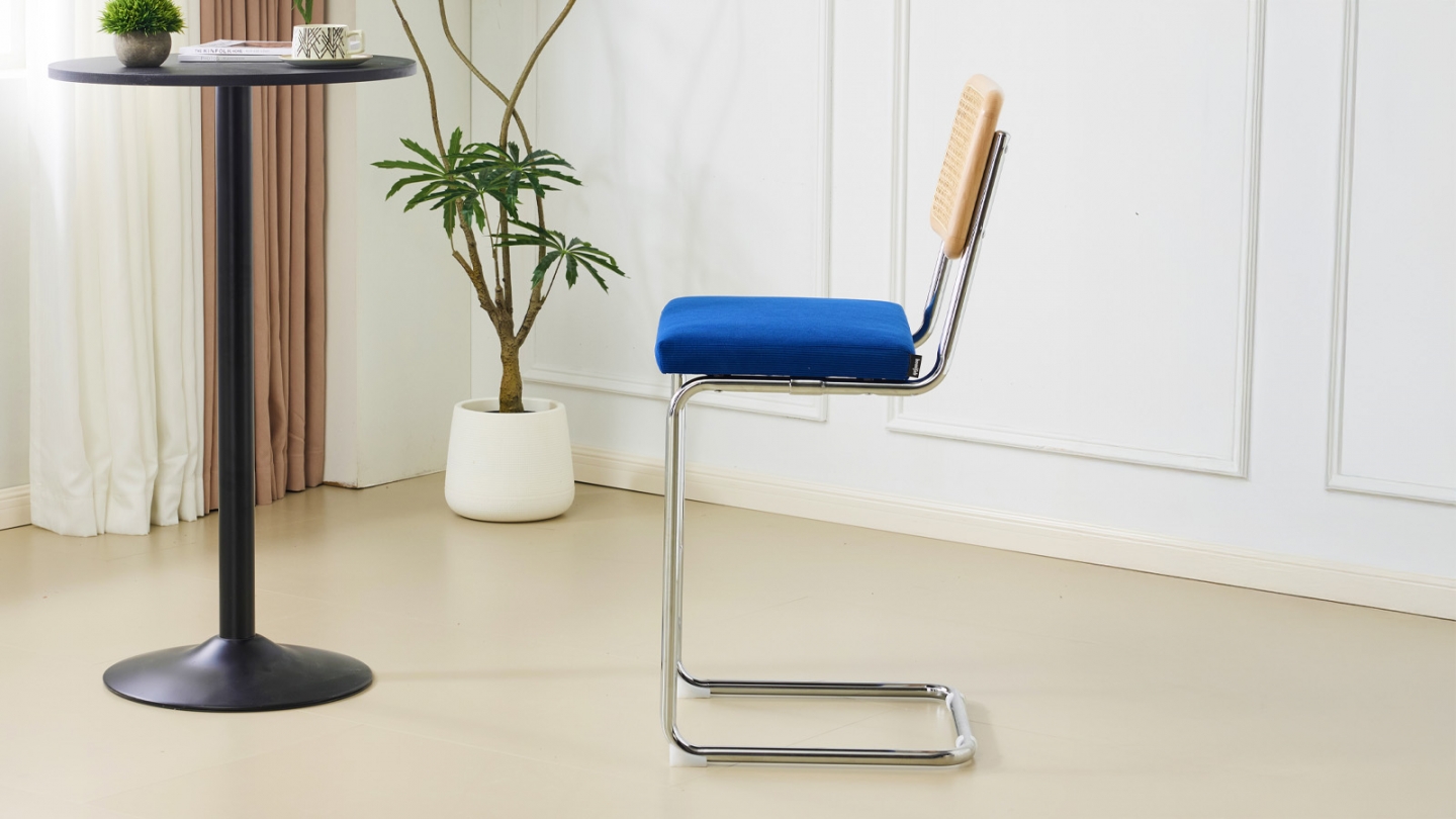 Lot de 2 tabourets de bar en velours côtelé bleu électrique et cannage - Muse