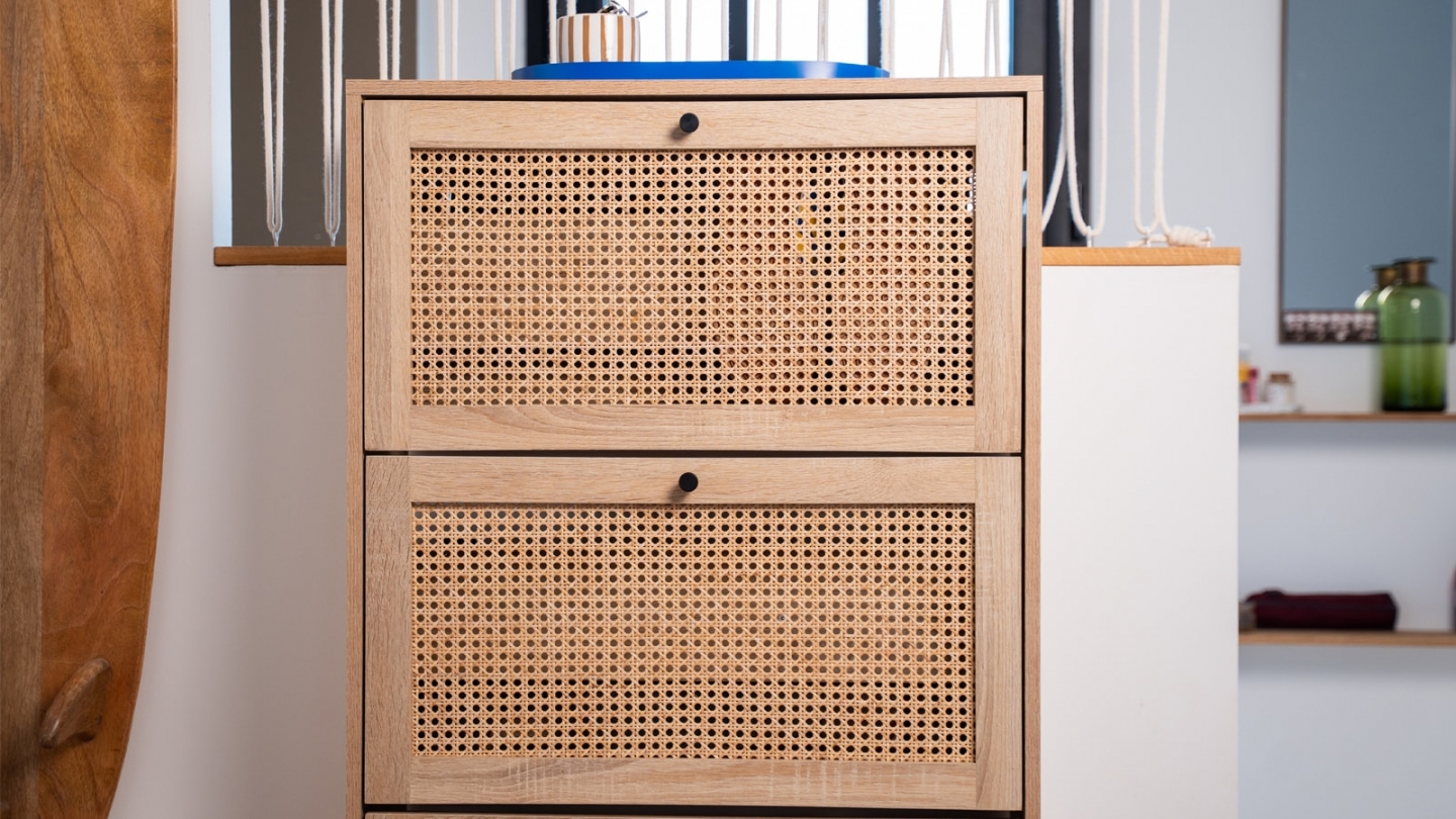 Meuble à chaussures 3 portes en cannage et effet chêne 70 cm - Iris