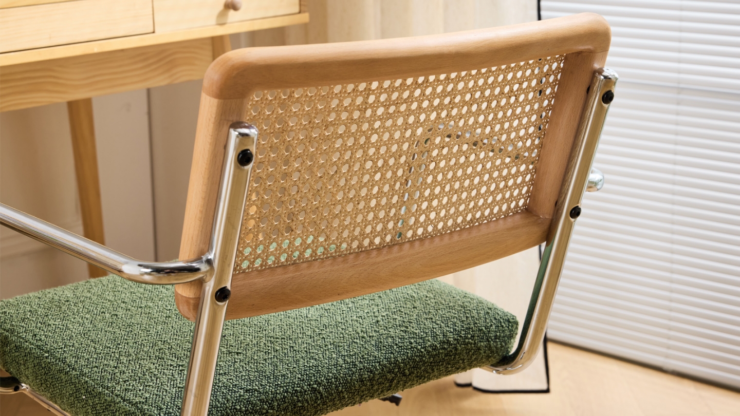 Fauteuil de bureau pivotant et réglable en hauteur en tissu bouclé vert et cannage - Julian