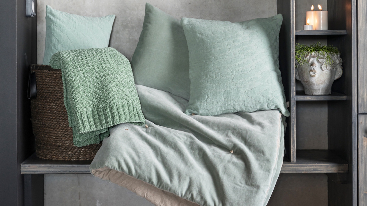 Chemin de lit en velours uni Vert opaline 90 x 240 cm - Elise Chemin de lit en velours uni Vert opaline 90 x 240 cm - Elise