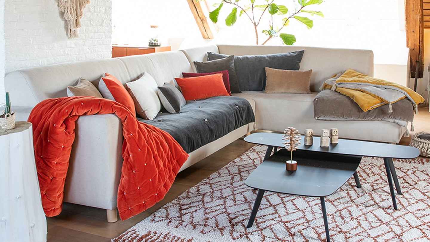 Edredon en velours Beige avec pompons 80x180 cm - Elise