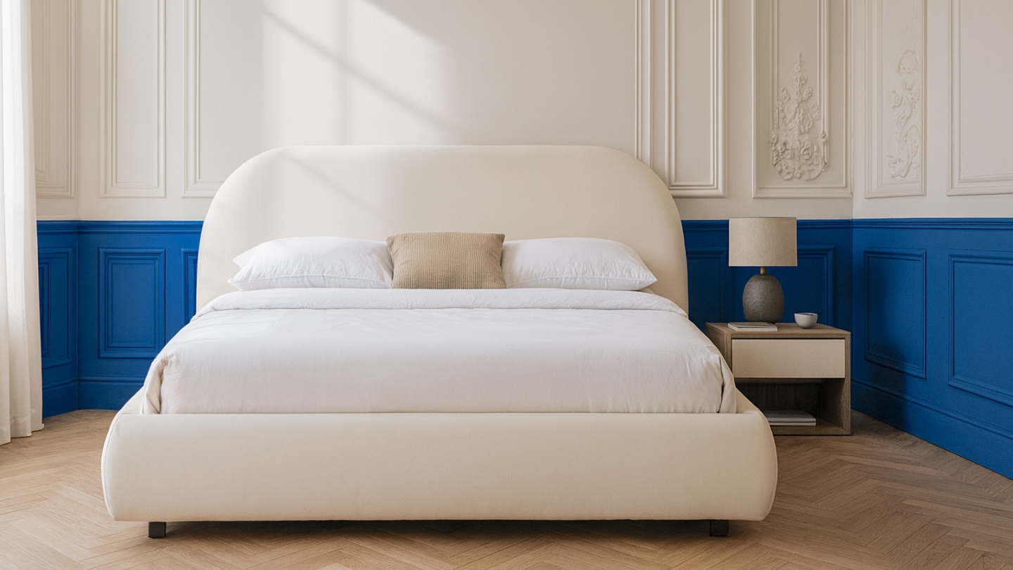 Lit adulte 160x200 cm avec sommier et tête de lit matelassée en velours beige - Maddie