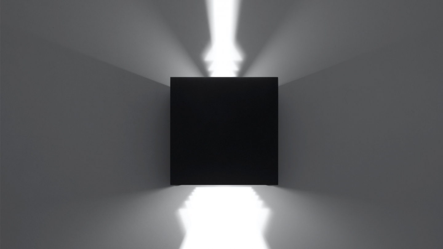 Applique cubique pour l'extérieur en aluminium noir - Luca