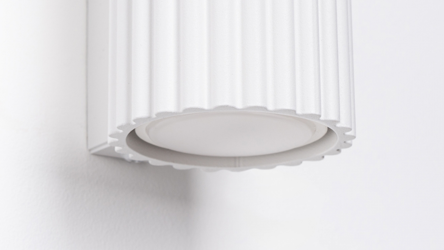 Applique en aluminium cannelé 10 cm blanc - Karbon