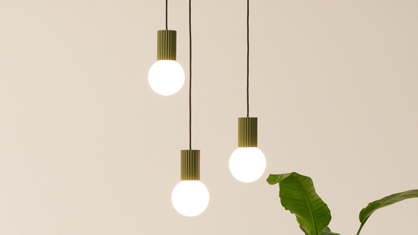 Plafonnier en aluminium cannelé vert olive - Halo