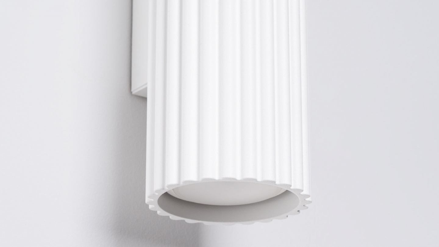 Applique en aluminium cannelé 20 cm blanc - Karbon