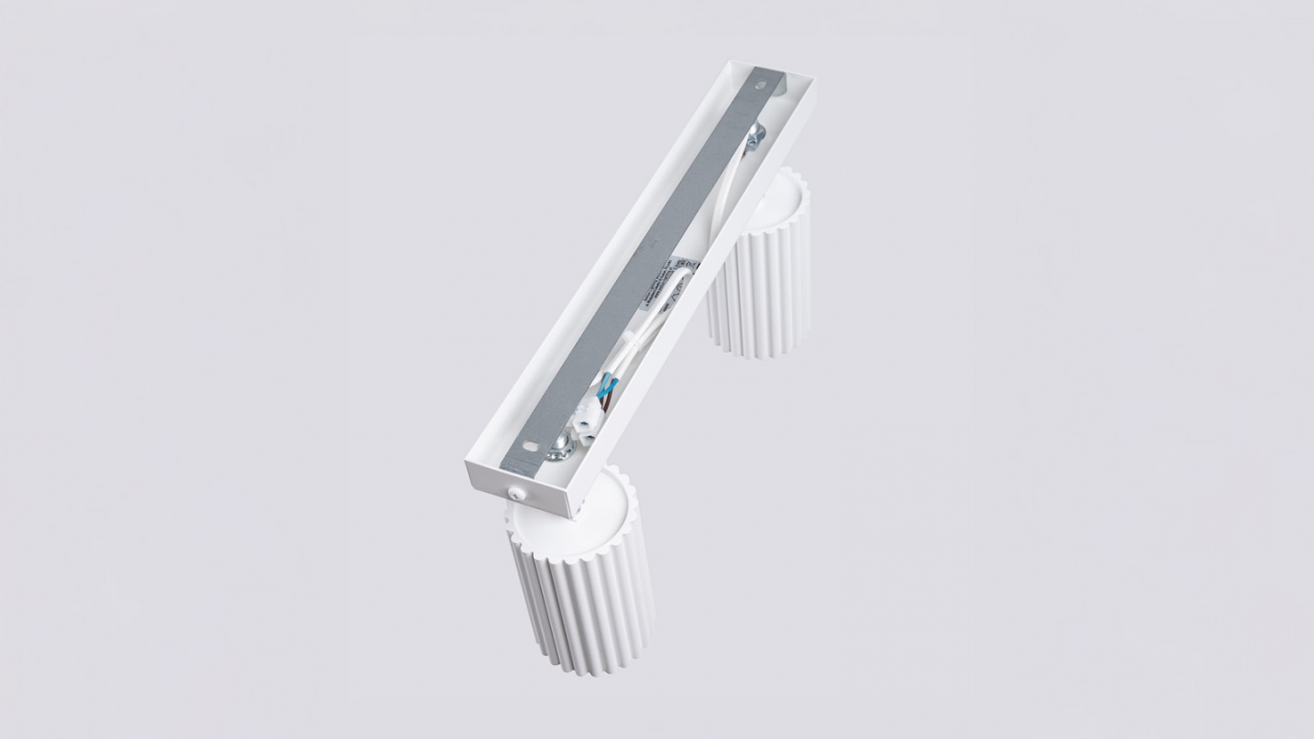 Plafonnier linéaire en aluminium cannelé 2 ampoules blanc - Karbon