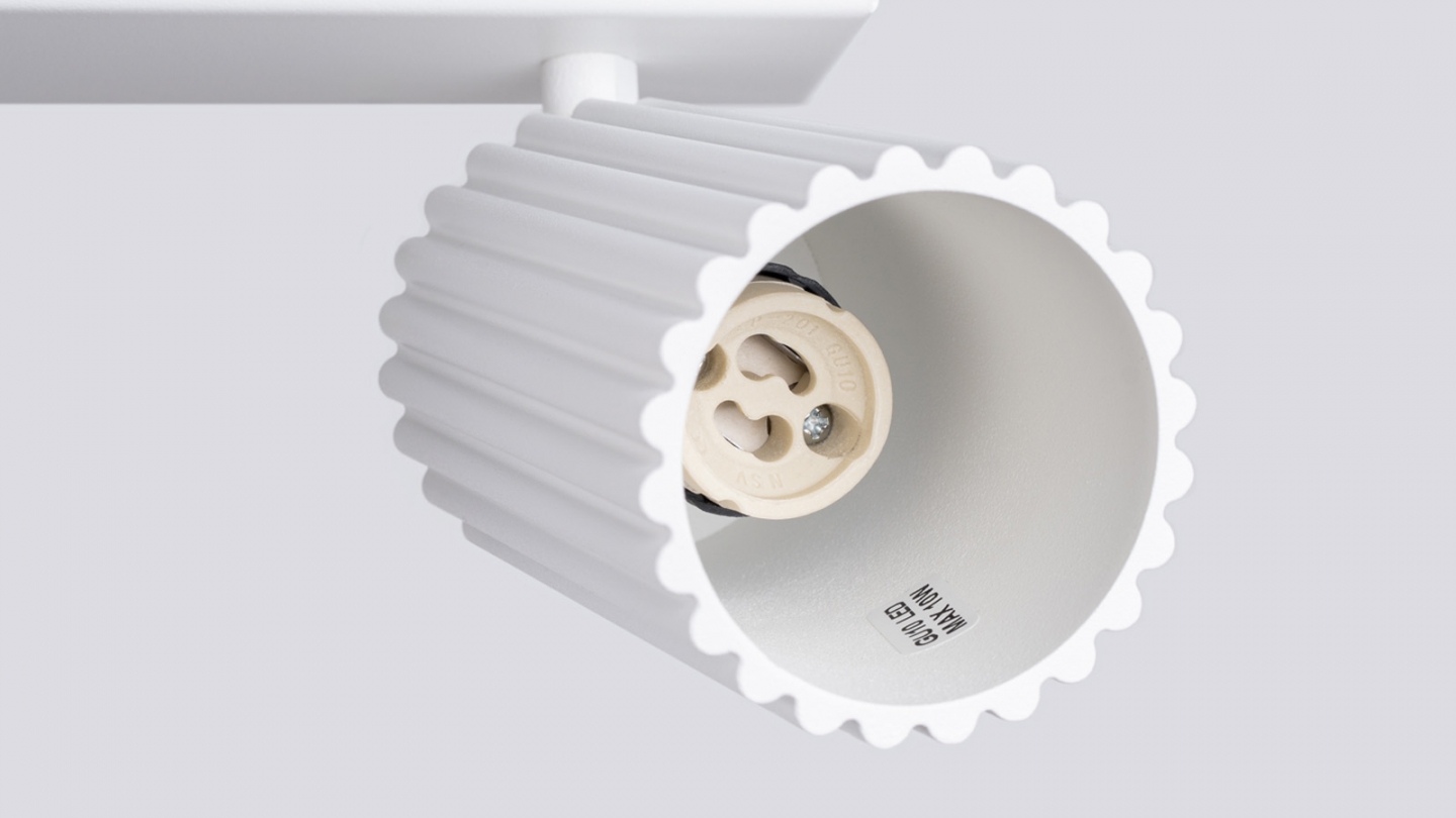 Plafonnier linéaire en aluminium cannelé 2 ampoules blanc - Karbon