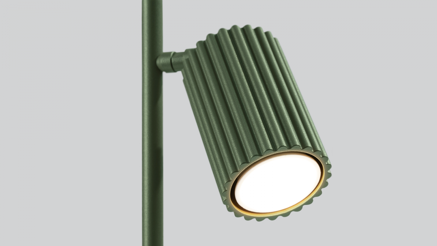 Lampe à poser en aluminium cannelé vert olive - Karbon Lampe à poser en aluminium cannelé vert olive - Karbon