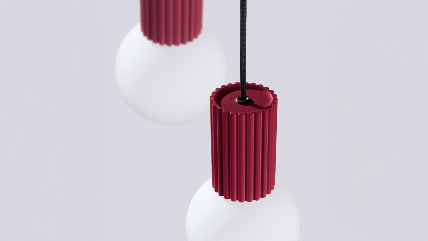 Suspension en aluminium cannelé 3 ampoules bordeaux - Halo