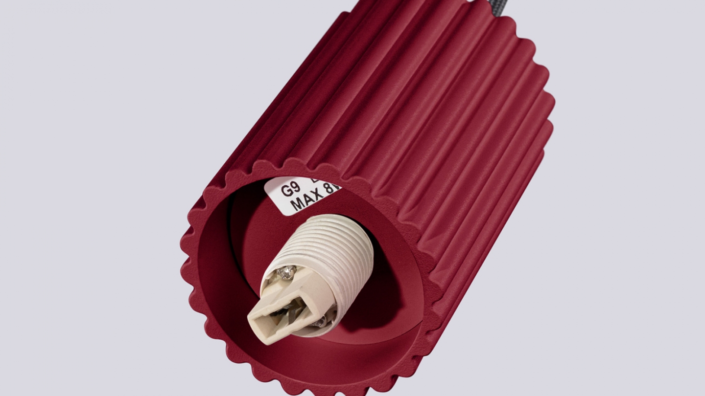 Suspension en aluminium cannelé 3 ampoules bordeaux - Halo