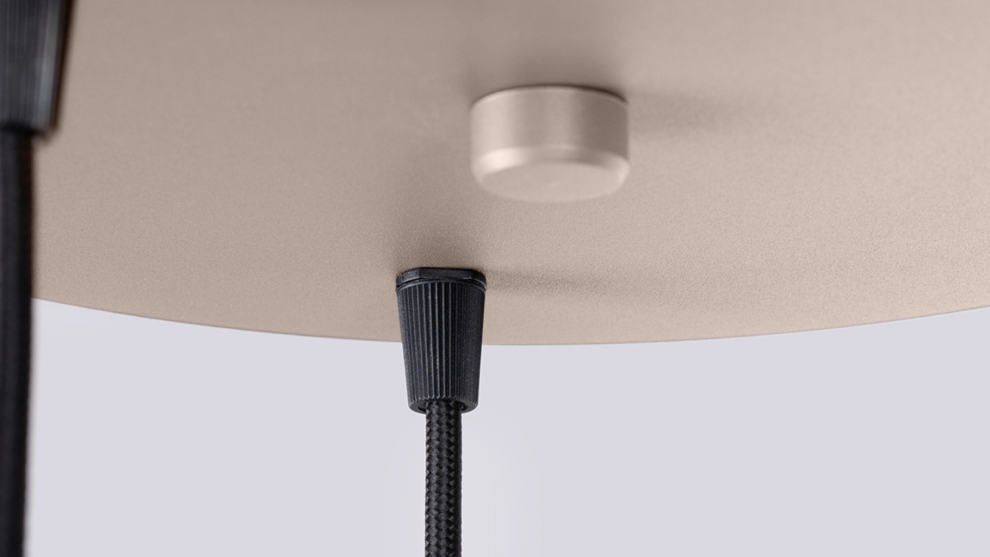 Suspension en aluminium cannelé 3 ampoules taupe - Halo Suspension en aluminium cannelé 3 ampoules taupe - Halo