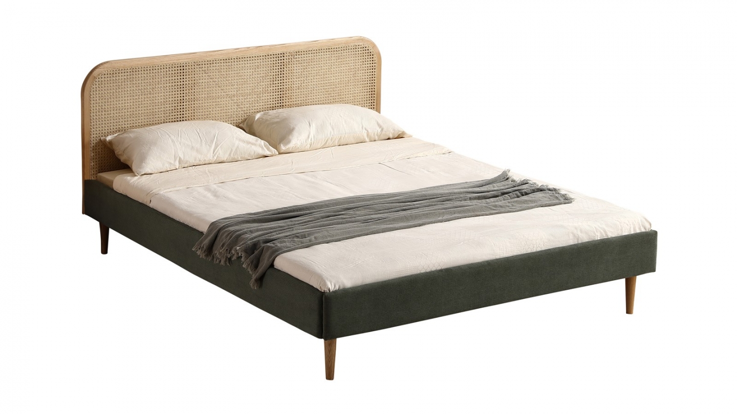 Ensemble Lit adulte 140x190 cm en velours côtelé vert kaki avec tête de lit en cannage Dalia + lot de 2 chevets Bali Ensemble Lit adulte 140x190 cm en velours côtelé vert kaki avec tête de lit en cannage Dalia + lot de 2 chevets Bali