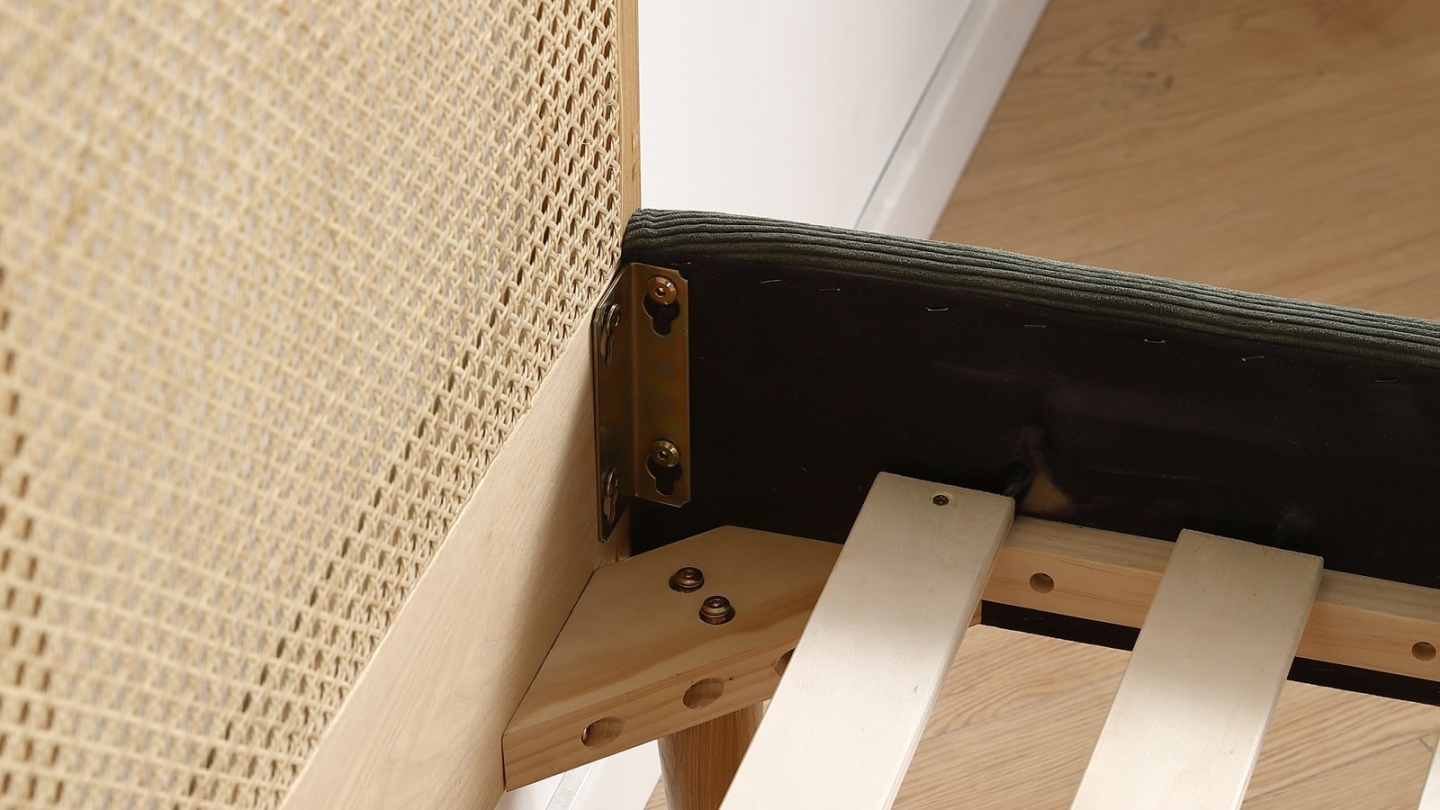 Ensemble Lit adulte 180x200 cm en velours côtelé vert kaki avec tête de lit en cannage Dalia + lot de 2 chevets Bali Ensemble Lit adulte 180x200 cm en velours côtelé vert kaki avec tête de lit en cannage Dalia + lot de 2 chevets Bali