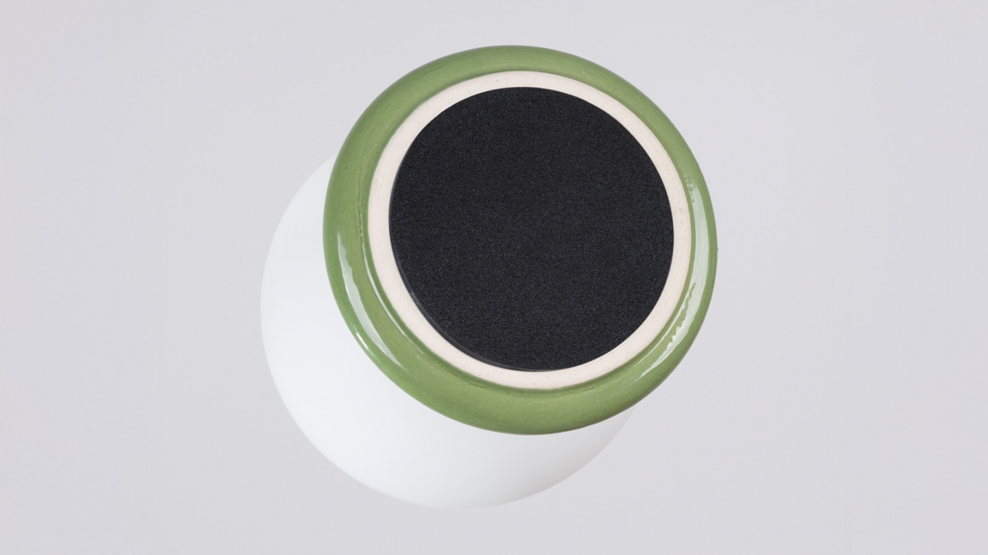 Applique murale en céramique vert et globe en verre - Zori Applique murale en céramique vert et globe en verre - Zori