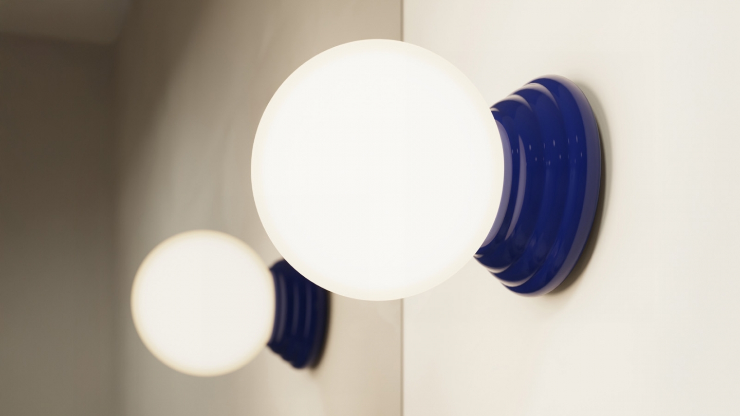 Applique murale en céramique bleu et globe en verre - Zori Applique murale en céramique bleu et globe en verre - Zori