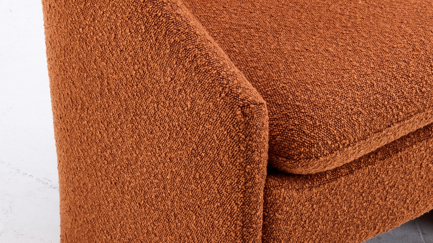 Fauteuil en bois et tissu bouclé rouille - Ami Fauteuil en bois et tissu bouclé rouille - Ami
