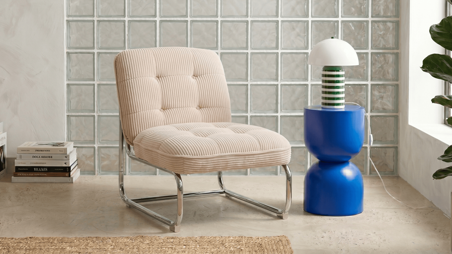 Fauteuil en velours côtelé beige, piètement chromé - Marvin Fauteuil en velours côtelé beige, piètement chromé - Marvin
