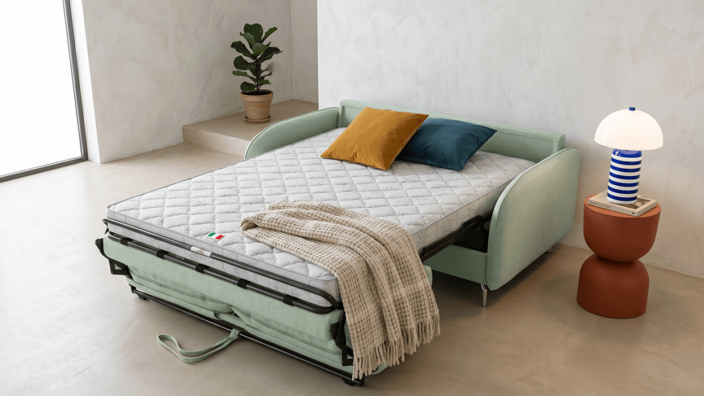 Canapé droit convertible 3 places en tissu chenille vert sauge - ouverture express - Novoli Canapé droit convertible 3 places en tissu chenille vert sauge - ouverture express - Novoli