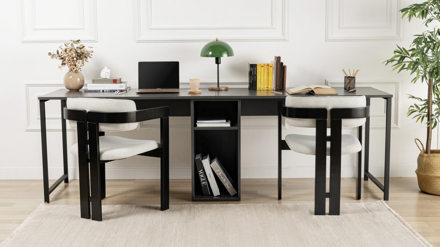 Bureau double avec rangement central gris anthracite, piètement noir 240 cm - Orsa Bureau double avec rangement central gris anthracite, piètement noir 240 cm - Orsa