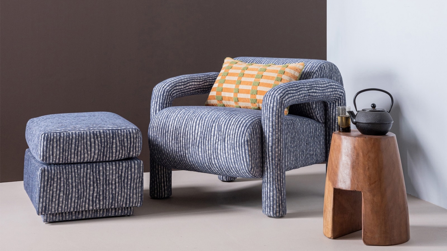 Fauteuil en tissu à motifs rayés gris/bleu - Lenny Fauteuil en tissu à motifs rayés gris/bleu - Lenny