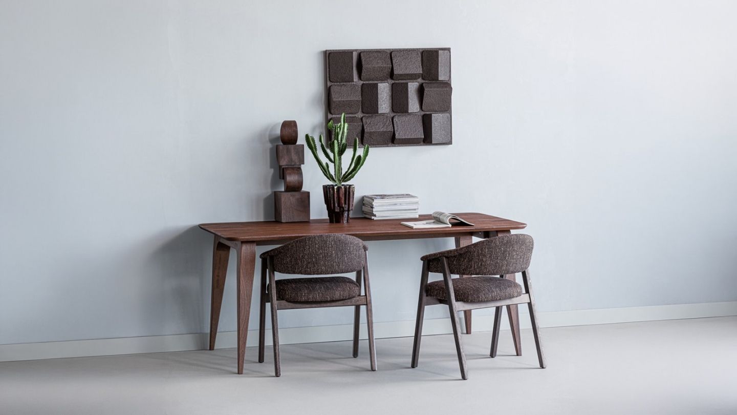 Lot de 2 chaises de salle à manger en bois et tissu bouclé brun foncé - Tunar Lot de 2 chaises de salle à manger en bois et tissu bouclé brun foncé - Tunar