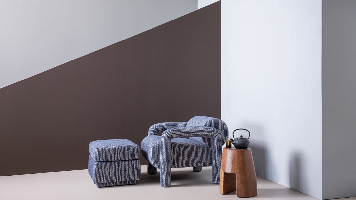 Pouf en tissu à motifs rayés gris/bleu - Lou Pouf en tissu à motifs rayés gris/bleu - Lou