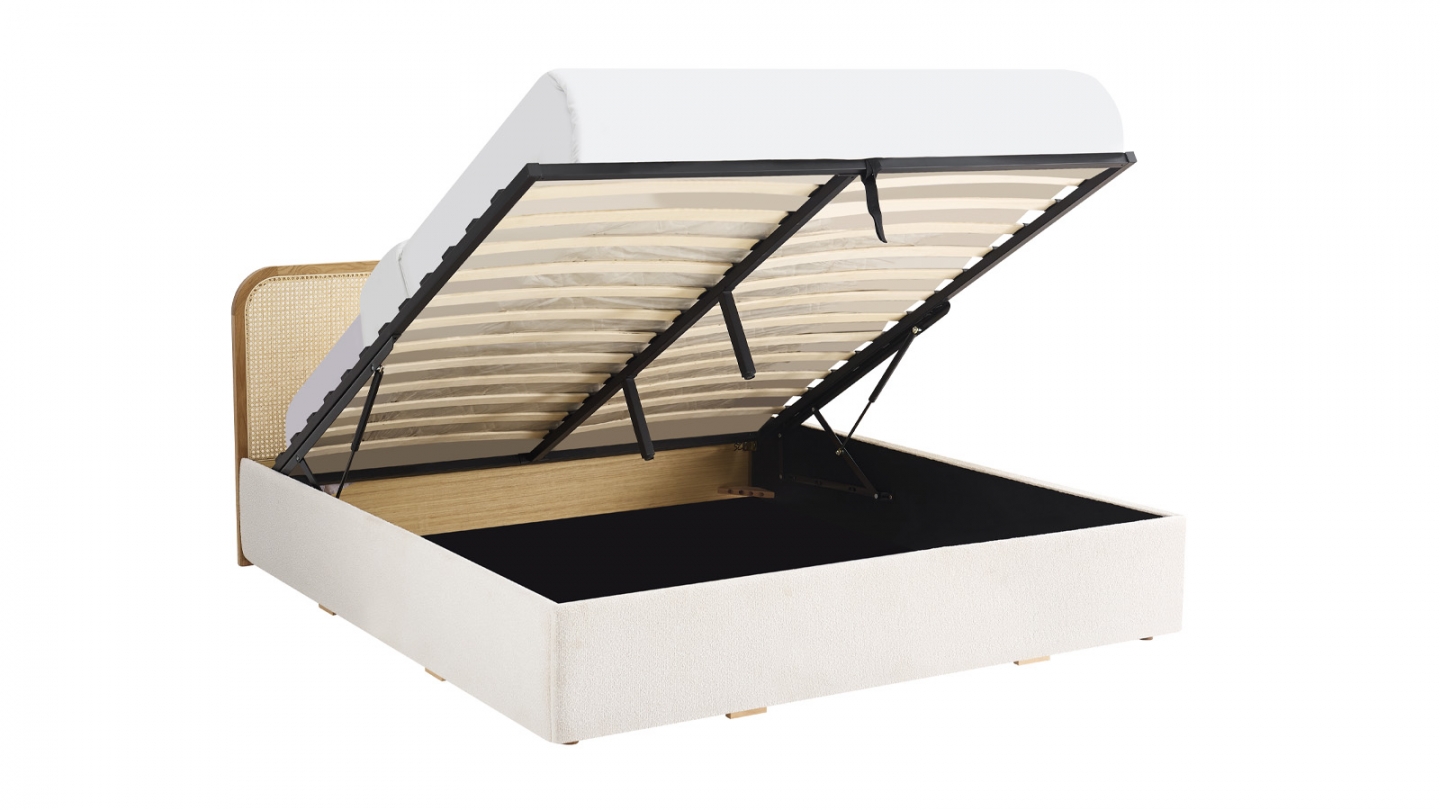 Lit coffre adulte 140x190 cm en tissu bouclé beige avec tête de lit en bois et cannage - Elsa Lit coffre adulte 140x190 cm en tissu bouclé beige avec tête de lit en bois et cannage - Elsa