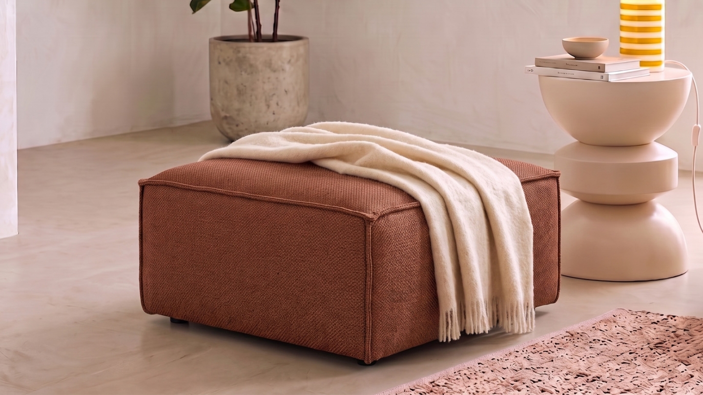 Pouf en tissu chenille rouille foncé - Emma Pouf en tissu chenille rouille foncé - Emma